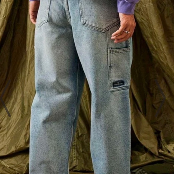 Urban OutfittersBDG Blue Light Wash Carpenter JeansW34 L32